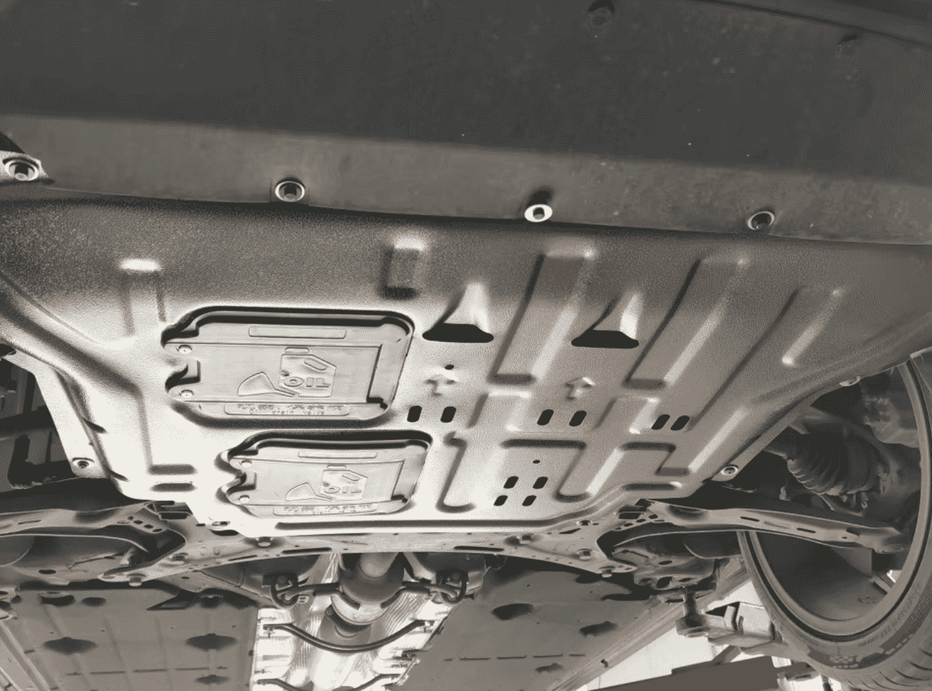 Xevaban.com ở 214 Giải Ph&oacute;ng l&agrave; đơn vị chuy&ecirc;n cung cấp phụ kiện oto, đồ chơi oto, phụ kiện lynkco 06, đồ chơi lynkco 06,&nbsp;xevaban, 214 giải ph&oacute;ng, gi&aacute;p gầm lynkco 06, gi&aacute;p động cơ lynkco 06, tấm bảo vệ gầm lynkco 06, tấm chống xước gầm lynkco 06.